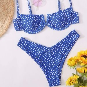 Dalmatian V wired high cut bikini swimsuit
